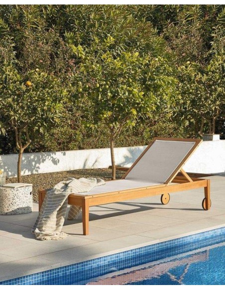 Tumbona de exterior Caterin tejido y madera maciza eucalipto 100%. Tumbona de exterior Caterin tejido y madera maciza eucalipto 100%.