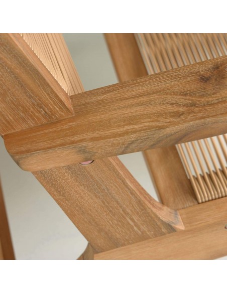 Poltrona para exterior, Geralda madeira maciça acácia 100% com acabamento natural ou escuro. Poltrona para exterior, Geralda madeira maciça acácia 100% com acabamento natural ou escuro.