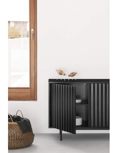 TEULAT APARADOR Serra 210x44, minimalista, gavetas lacadas a preto.