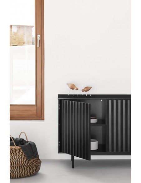 TEULAT APARADOR Serra 210x44, minimalista, gavetas lacadas a preto.