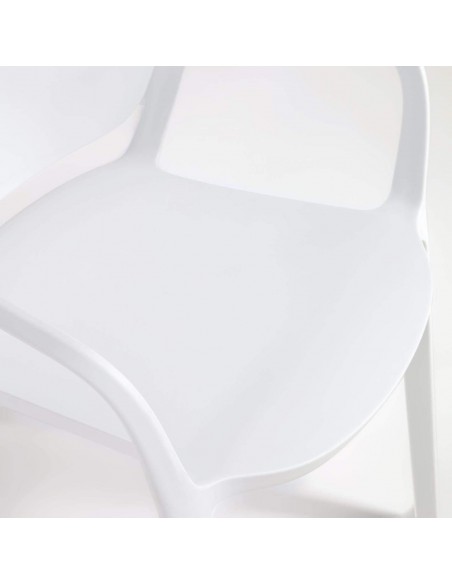 Silla apilable de exterior Ania, plástico reciclable con tratamiento rayos UV.