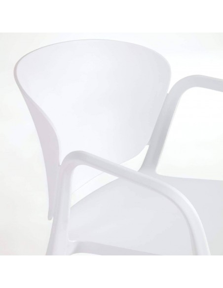 Silla apilable de exterior Ania, plástico reciclable con tratamiento rayos UV.
