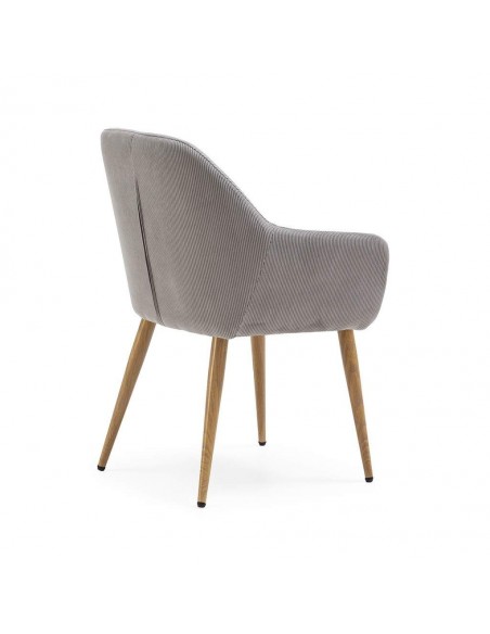 Cadeira DUNE com braços, tecido de veludo cotelê e pernas de metal.