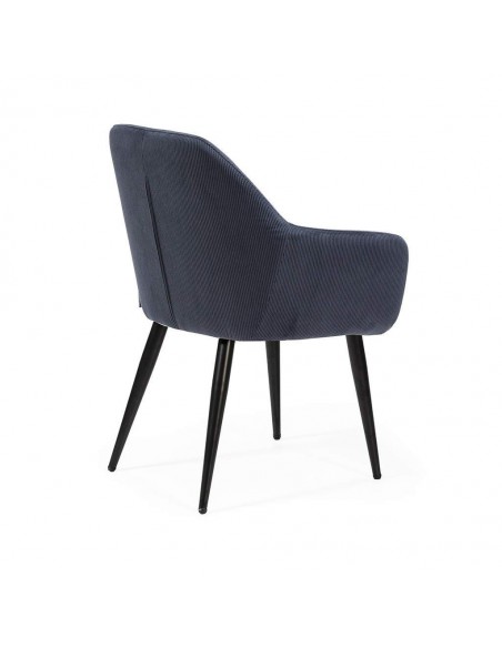 Silla con brazos DUNE, tejido pana y patas metalicas negras.