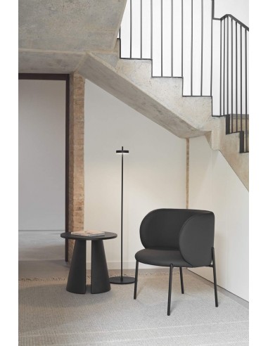 POLTRONA TEULAT MOGI EM COURO SINTÉTICO PRETO E...