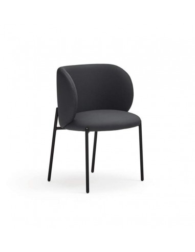 SILLA DE TEULAT MOGI EN PIEL SINTÉTICA EN NEGRO Y PATAS METÁLICAS.
