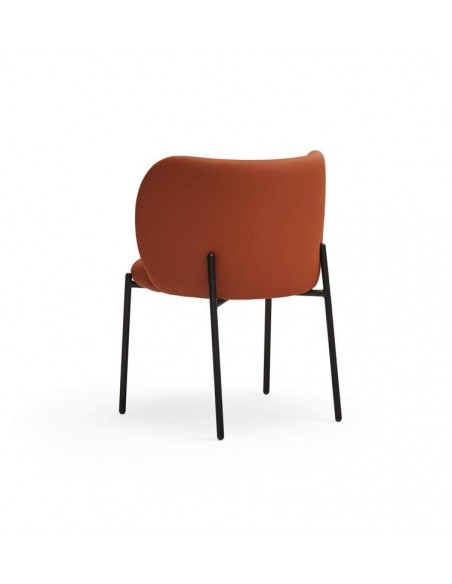 SILLA DE TEULAT MOGI EN PIEL SINTÉTICA COLOR TEJA Y PATAS METÁLICAS.