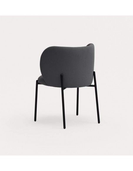 CADEIRA TEULAT MOGI EM TECIDO COR CINZA ESCURO E PÉS METÁLICOS.