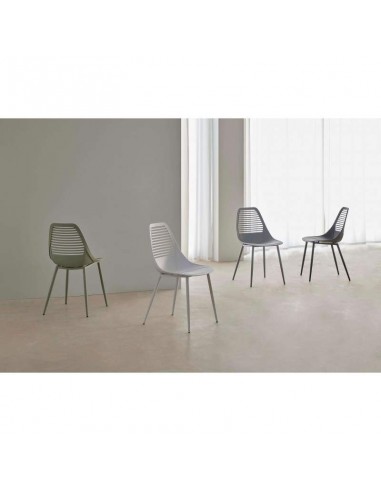 SILLA DE POLIPROPILENO LEIA GRIS. PATAS METAL