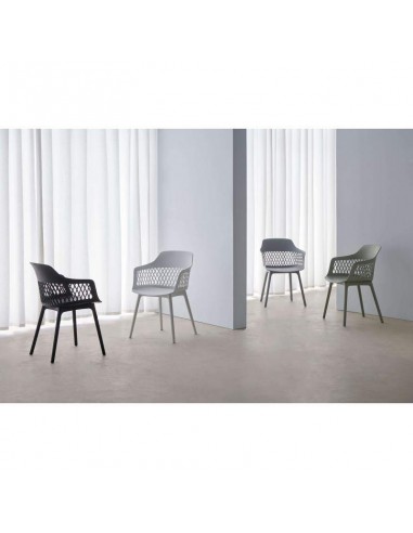 SILLA CON BRAZOS JAYDEN GRIS. POLIPROPILENO