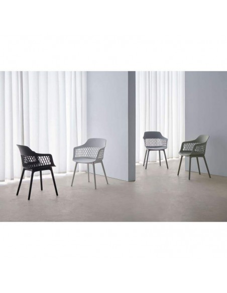 SILLA CON BRAZOS JAYDEN NEGRO. POLIPROPILENO