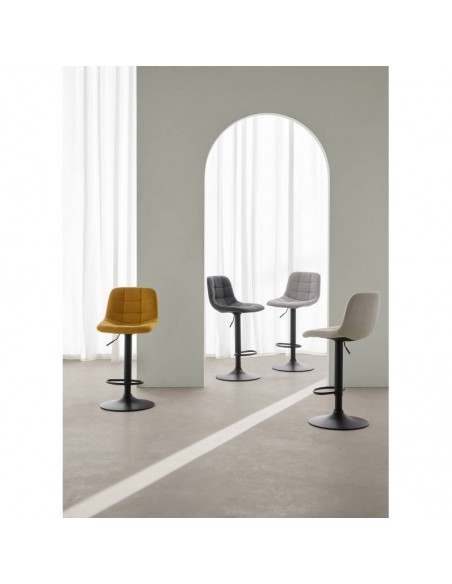 Banco ASHA estofado em VELVET beige e estrutura metal preto.