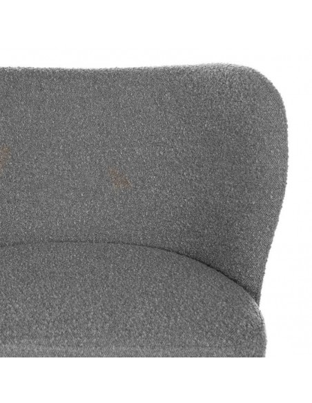 Butaca JAIPUR tela borreguito gris claro y patas de madera.