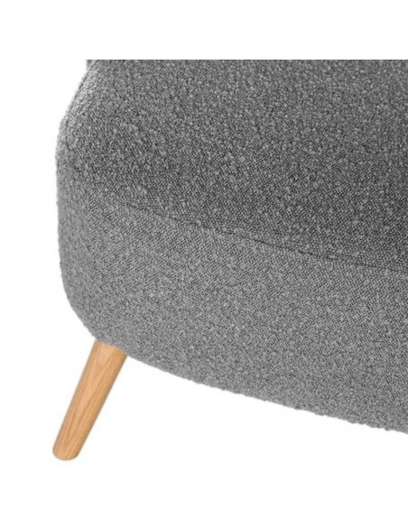 Poltrona JAIPUR em tecido de Ovelhinha cinzento claro e pernas em madeira.