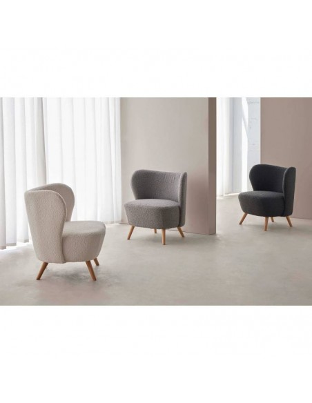 Butaca JAIPUR tejido borreguito blanco y patas de madera.