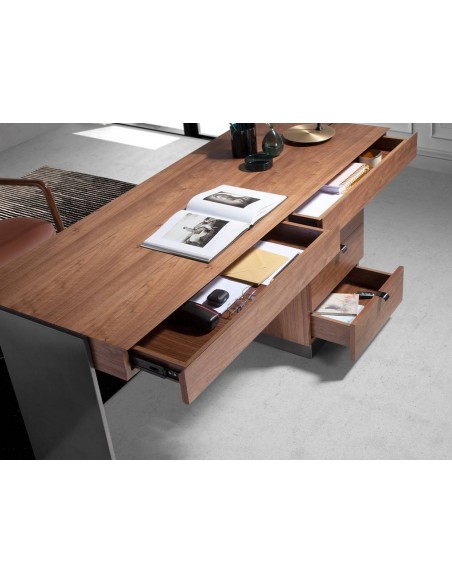Mesa Secretária 160 x 60 Angel Cerda 3237. Madeira de nogueira e aço polido 160 x 60 cm.