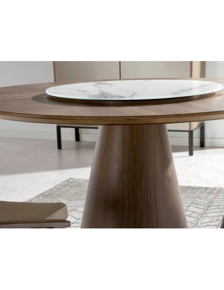 Angel Cerdá 1016. Mesa redonda 135. Madeira de nogueira e prato giratório de porcelana.