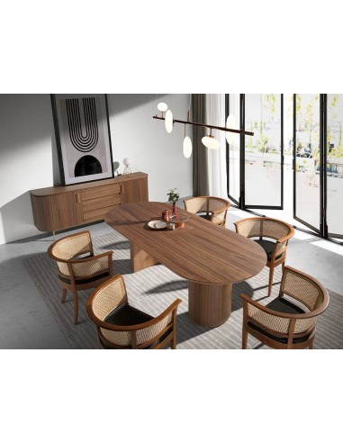 Angel Cerdá 1104. Mesa oval HULT 240 x 105....