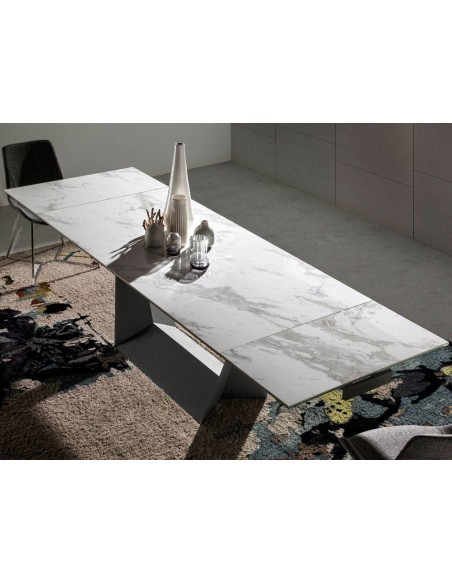 Ángel Cerdá 1014. Mesa extensible YATRA 180(270) x 90. Porcelánico y acero negro.