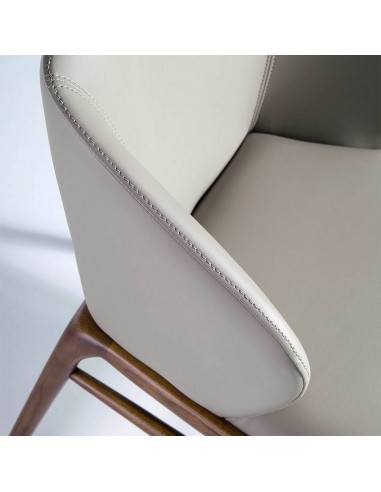 Ángel Cedá 4065. Cadeira KHEO, couro sintético...