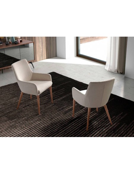 Ángel Cerdá 4048. Silla NURU, tela beige y base en color Nogal.