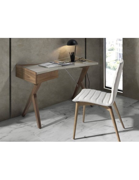 Ángel Cerdá 4031. Silla ODE, tela y madera color Nogal.