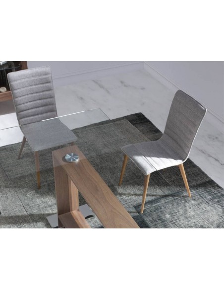 Ángel Cerdá 4031. Cadeira ODE, tecido e madeira de nogueira.