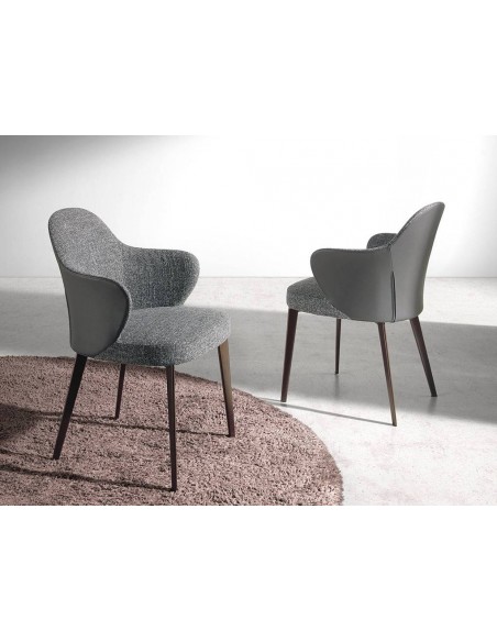 Ángel Cerdá 4102. Silla con brazos HERUM, tela y polipiel gris con acero marrón oscuro.