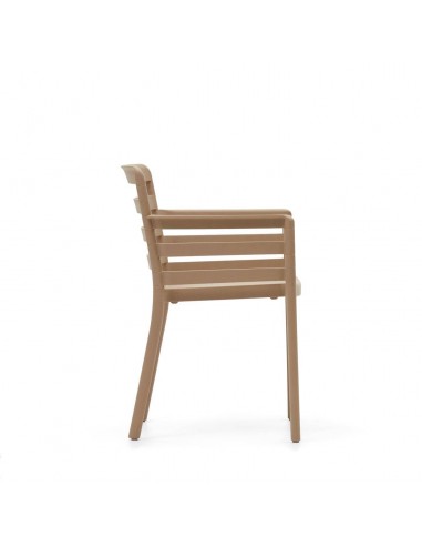 Silla con brazos de plástico para exterior...