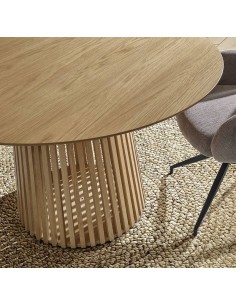 Mesa redonda étnica RUNE 120 en madera natural. 2