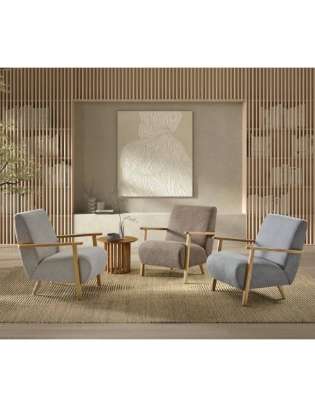 Butaca de diseño Meghany, tela beige y madera natural.