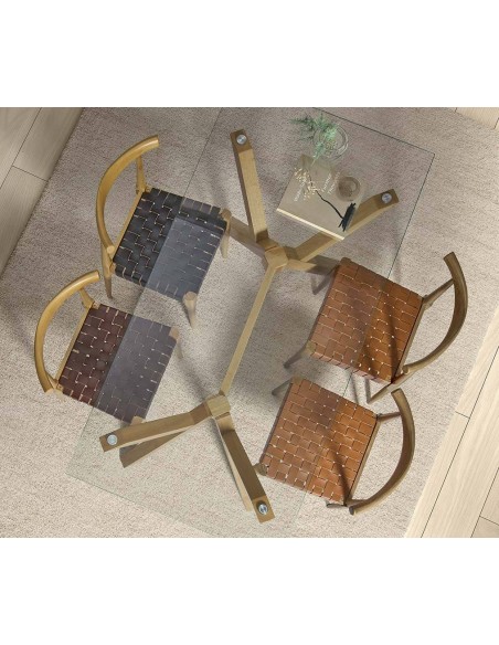 Cadeira design CALIX em couro preto e madeira natural.