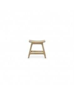 Taburete bajo ENNIT 45, madera acabado natural. 2