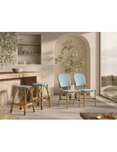 Banqueta FACTUM 66 em rattan e verde. 2