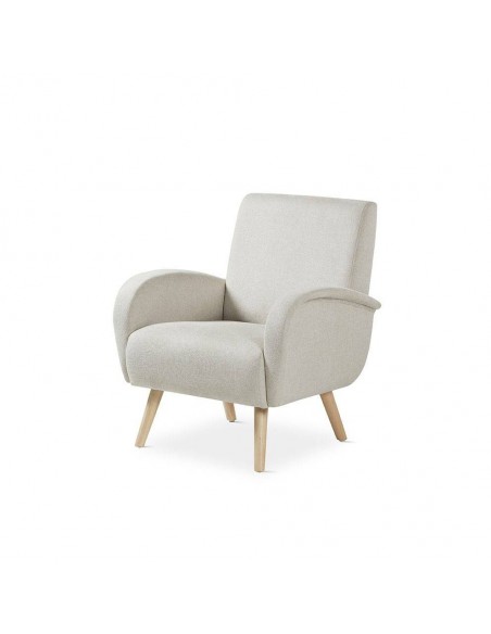 Butaca Patio de tejido beige y patas de madera maciza.