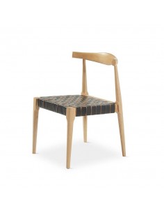 Cadeira design CALIX em couro preto e madeira natural.