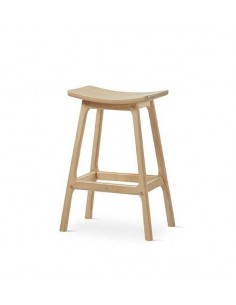 Taburete ENNIT 66, madera acabado natural.