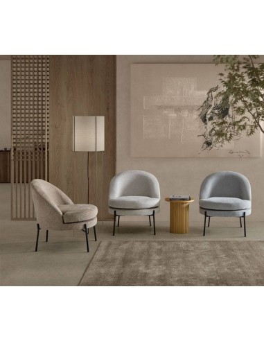 Mesa auxiliar LICI 40 x 45 en madera natural.