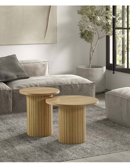 Mesa auxiliar LICI 40 x 45 en madera natural.