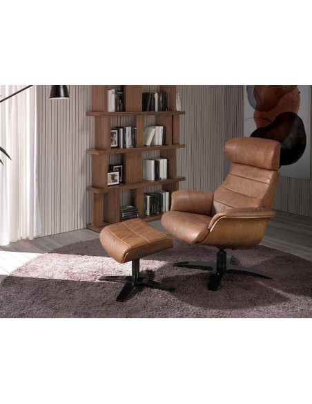 Ottoman giratorio Angel Cerdá 5084 tapizado en piel camel.