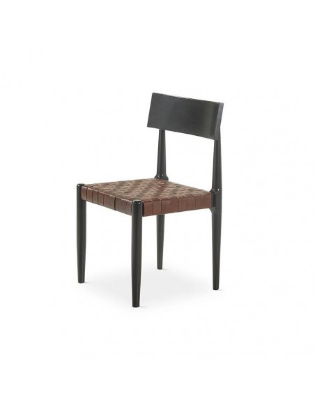 Silla Calixta de piel marron y madera con acabado en negro.