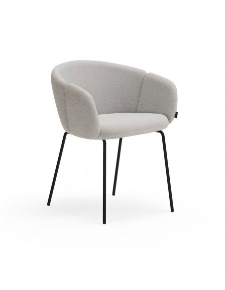 SILLA DE TEULAT ADD CON BRAZOS EN TEJIDO GRIS CLARO Y PATAS DE METAL NEGRAS.