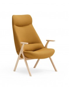 BUTACA TEULAT DINS, TEJIDO MOSTAZA y MADERA.