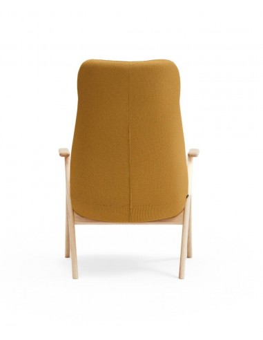 BUTACA TEULAT DINS, TEJIDO MOSTAZA y MADERA.