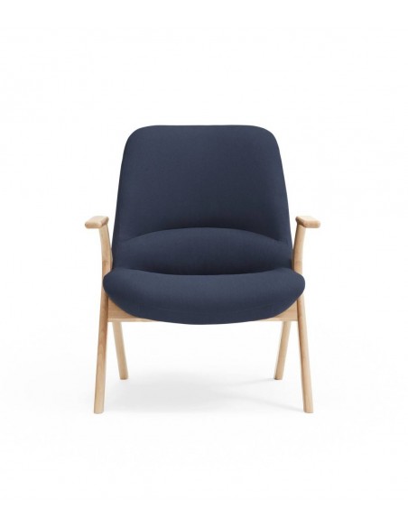 BUTACA BAJA TEULAT DINS, TEJIDO AZUL OSCURO y MADERA.