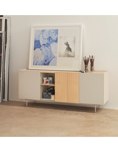 Teulat aparador OTTO 180 x 45. MDF arena y roble, base de metal.