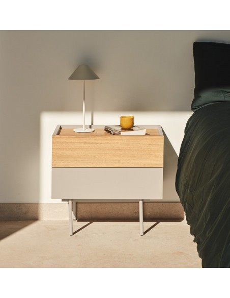 Teulat mesita OTTO 50 X 35. MDF arena y roble, base metal