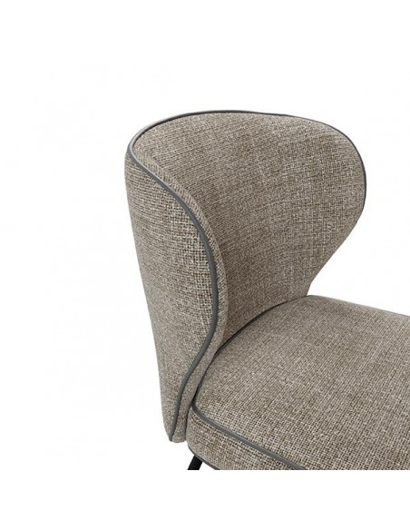 Cadeira design CISELIA em tecido Tango e pernas em metal preto.