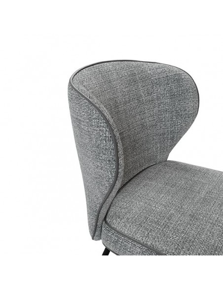 Cadeira design CISELIA em tecido Tango e pernas em metal preto.