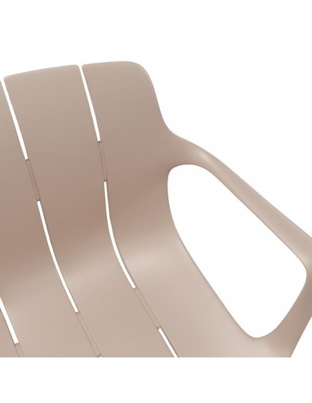 Silla de cocina con brazos YAMAL, polipropileno con patas de metal.